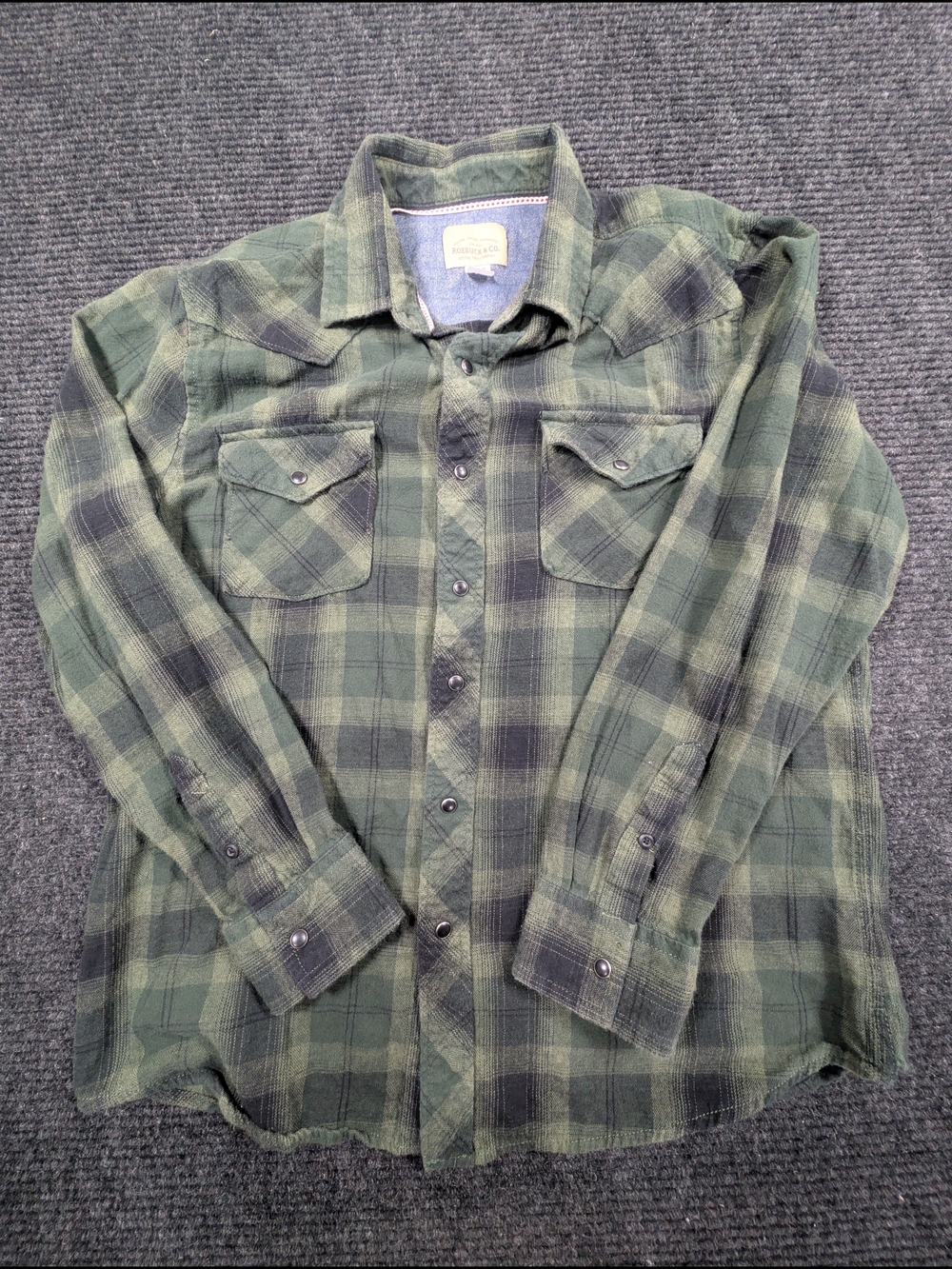 Men's Green Plaid Button-Down Shirt - Casual Long Sleeve